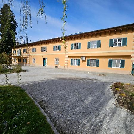 White Flat By Grazrentals With Cool Location & Free Parking Exterior photo