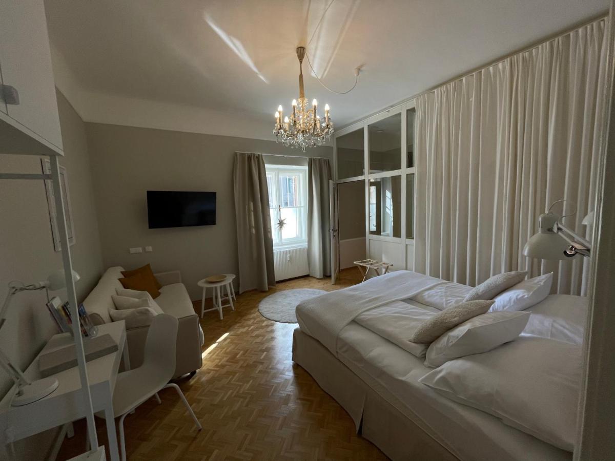 White Flat By Grazrentals With Cool Location & Free Parking Exterior photo