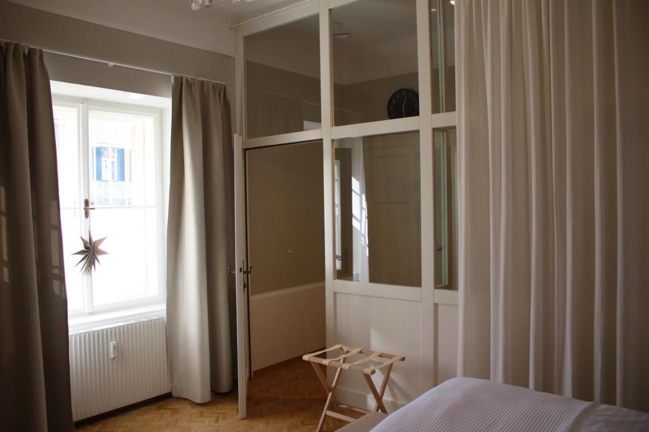 White Flat By Grazrentals With Cool Location & Free Parking Exterior photo