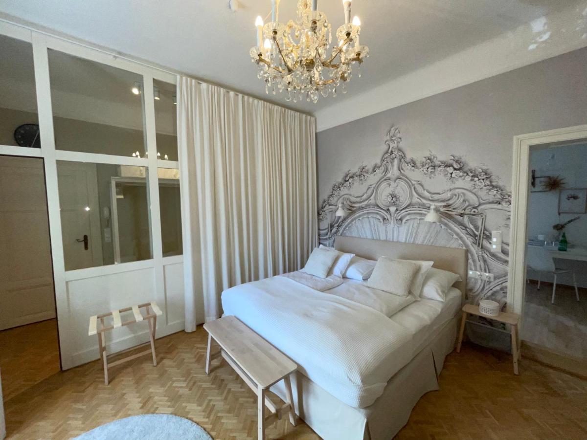 White Flat By Grazrentals With Cool Location & Free Parking Exterior photo
