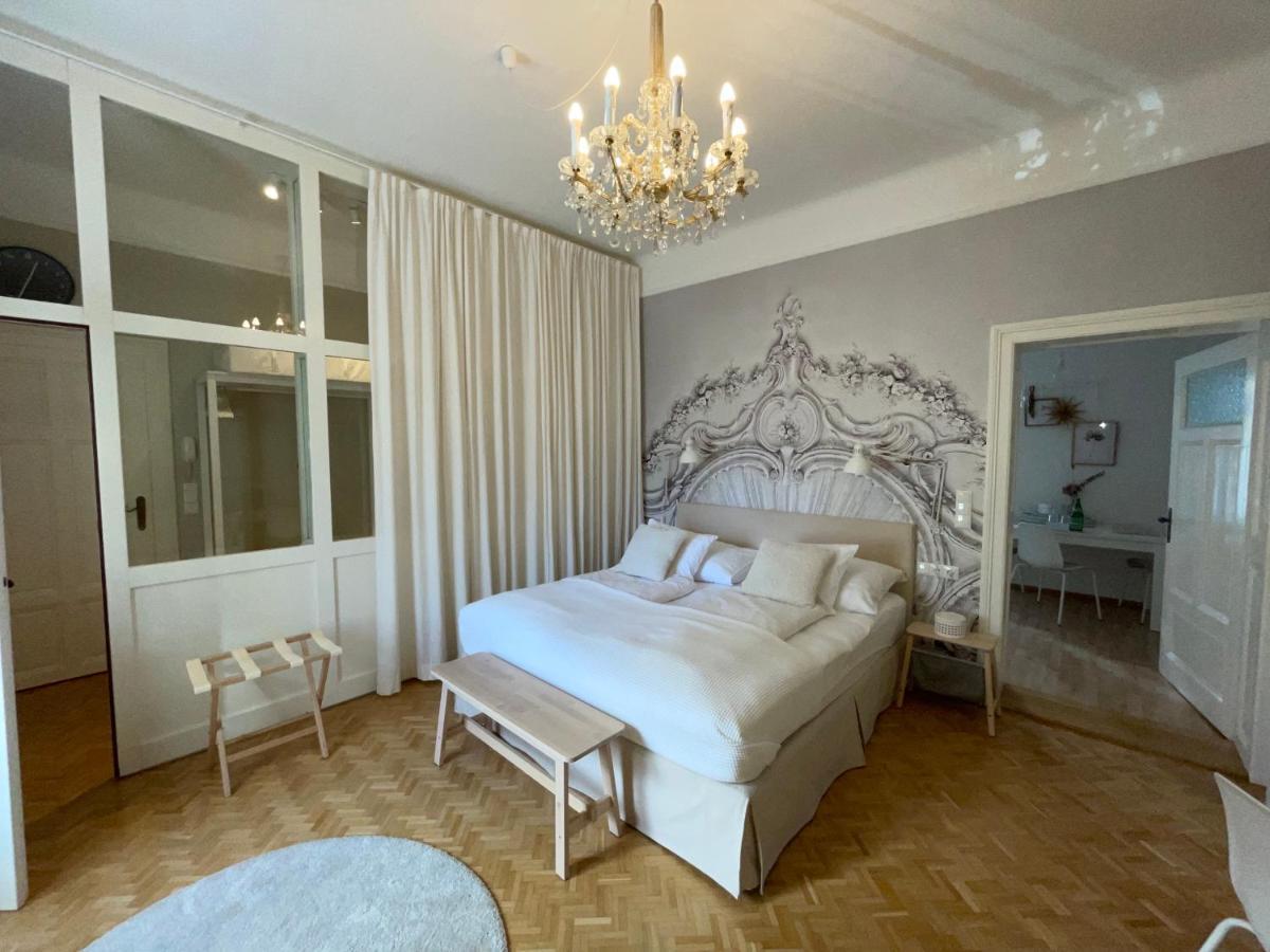 White Flat By Grazrentals With Cool Location & Free Parking Exterior photo
