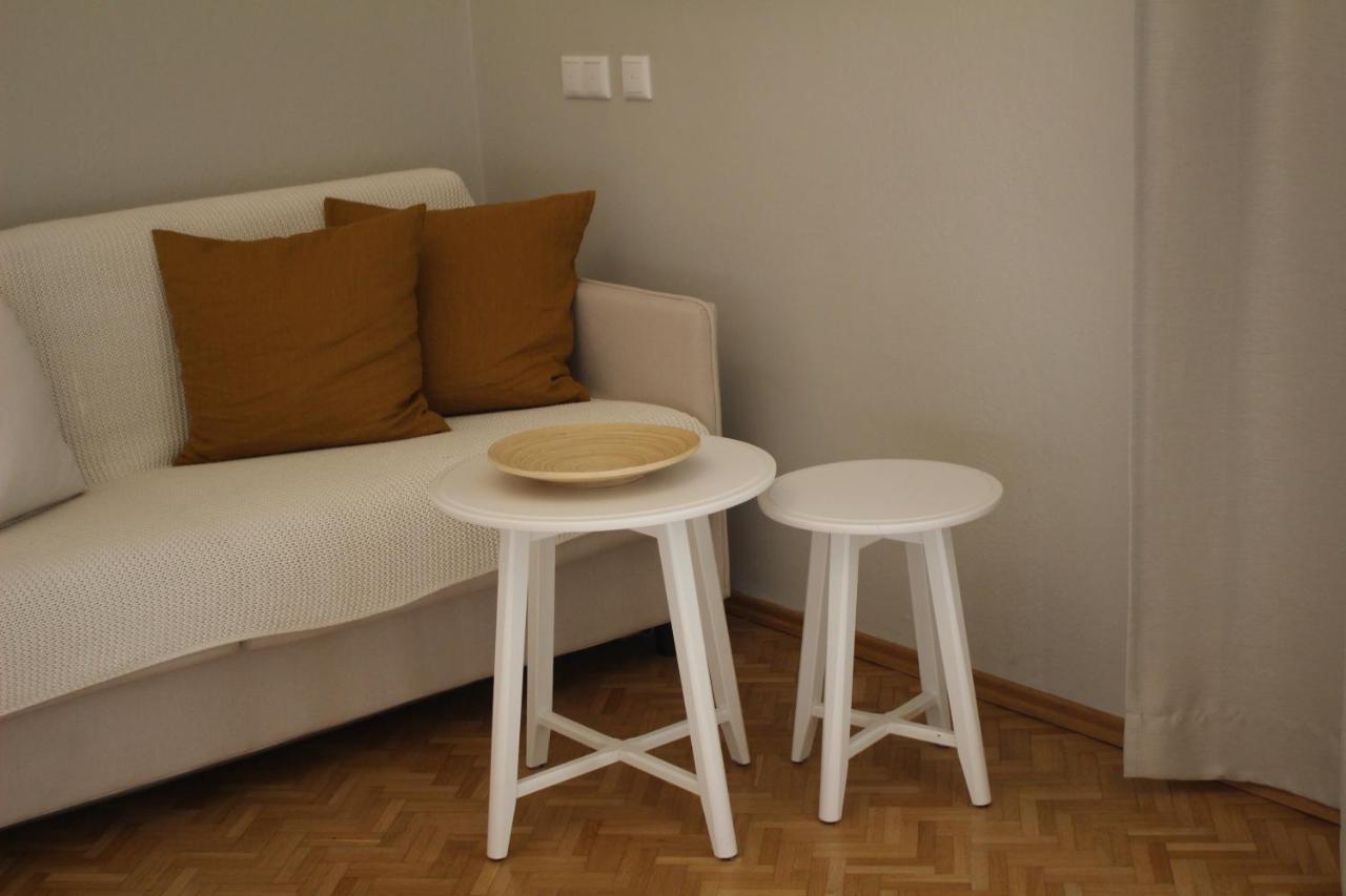 White Flat By Grazrentals With Cool Location & Free Parking Exterior photo