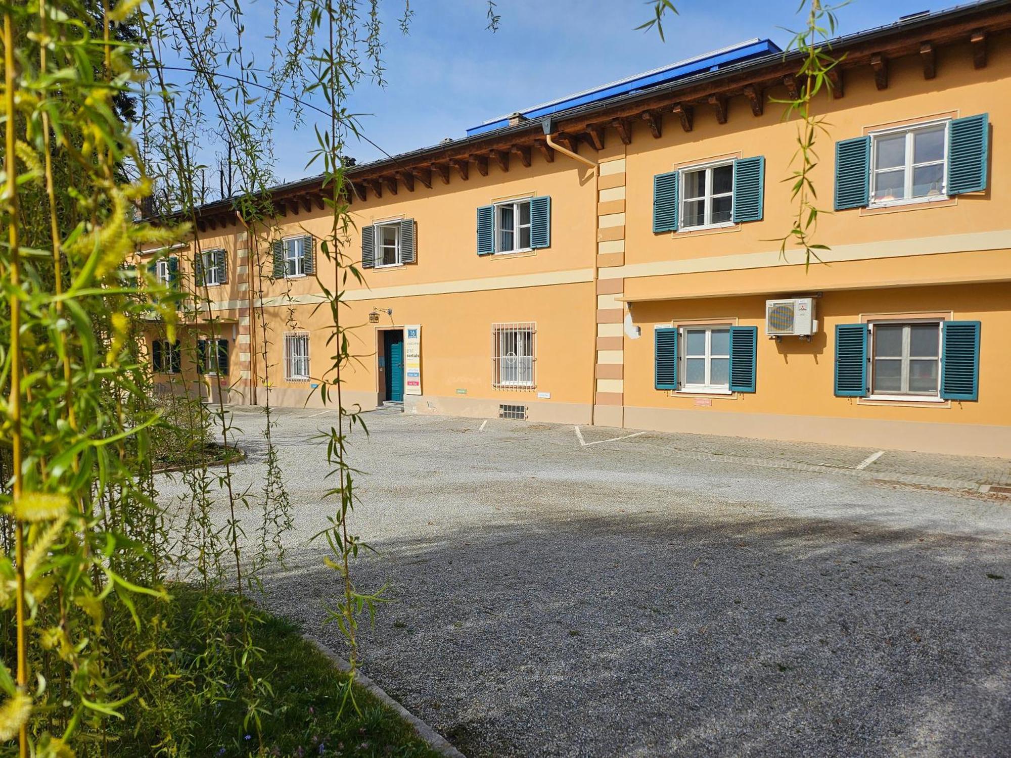 White Flat By Grazrentals With Cool Location & Free Parking Exterior photo