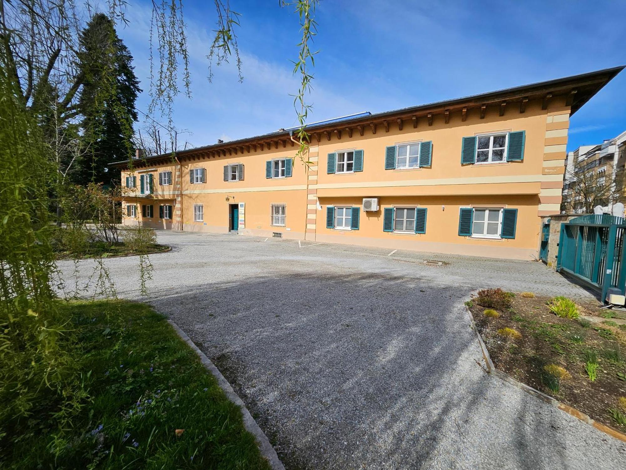 White Flat By Grazrentals With Cool Location & Free Parking Exterior photo