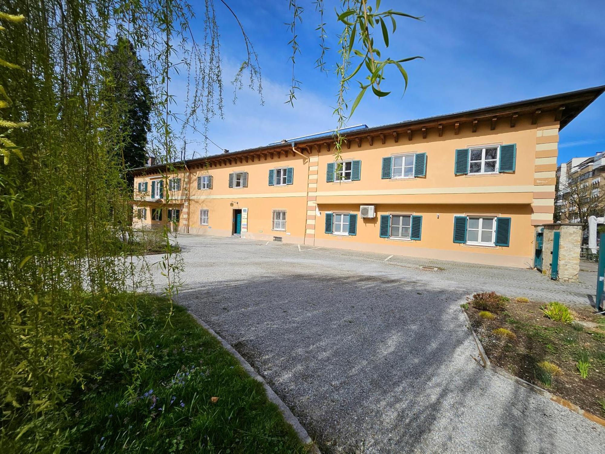 White Flat By Grazrentals With Cool Location & Free Parking Exterior photo